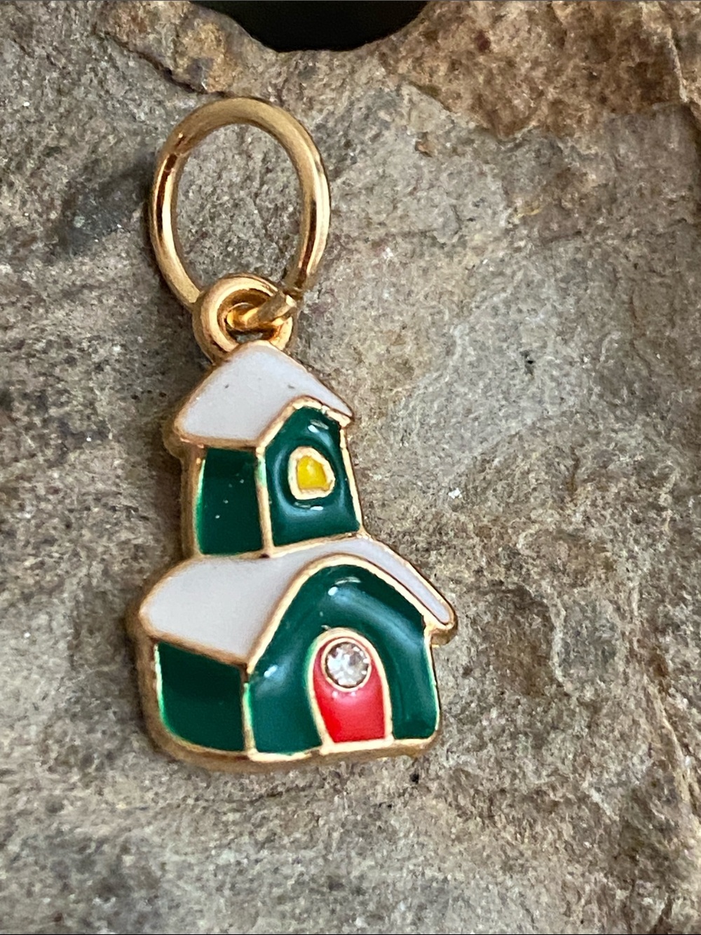 5/$10❤️❤️❤️NEW Christmas House Charm Pendant
